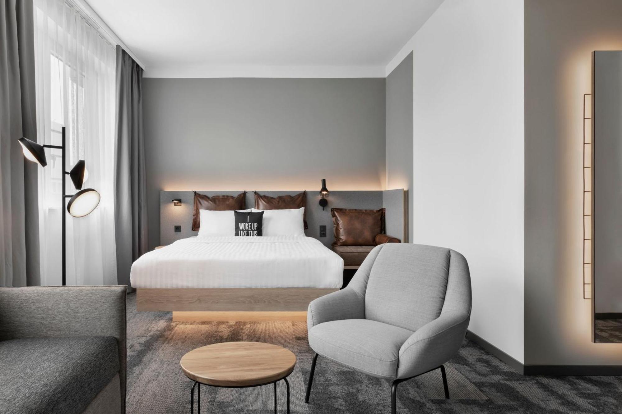 Moxy Duesseldorf City Exterior foto