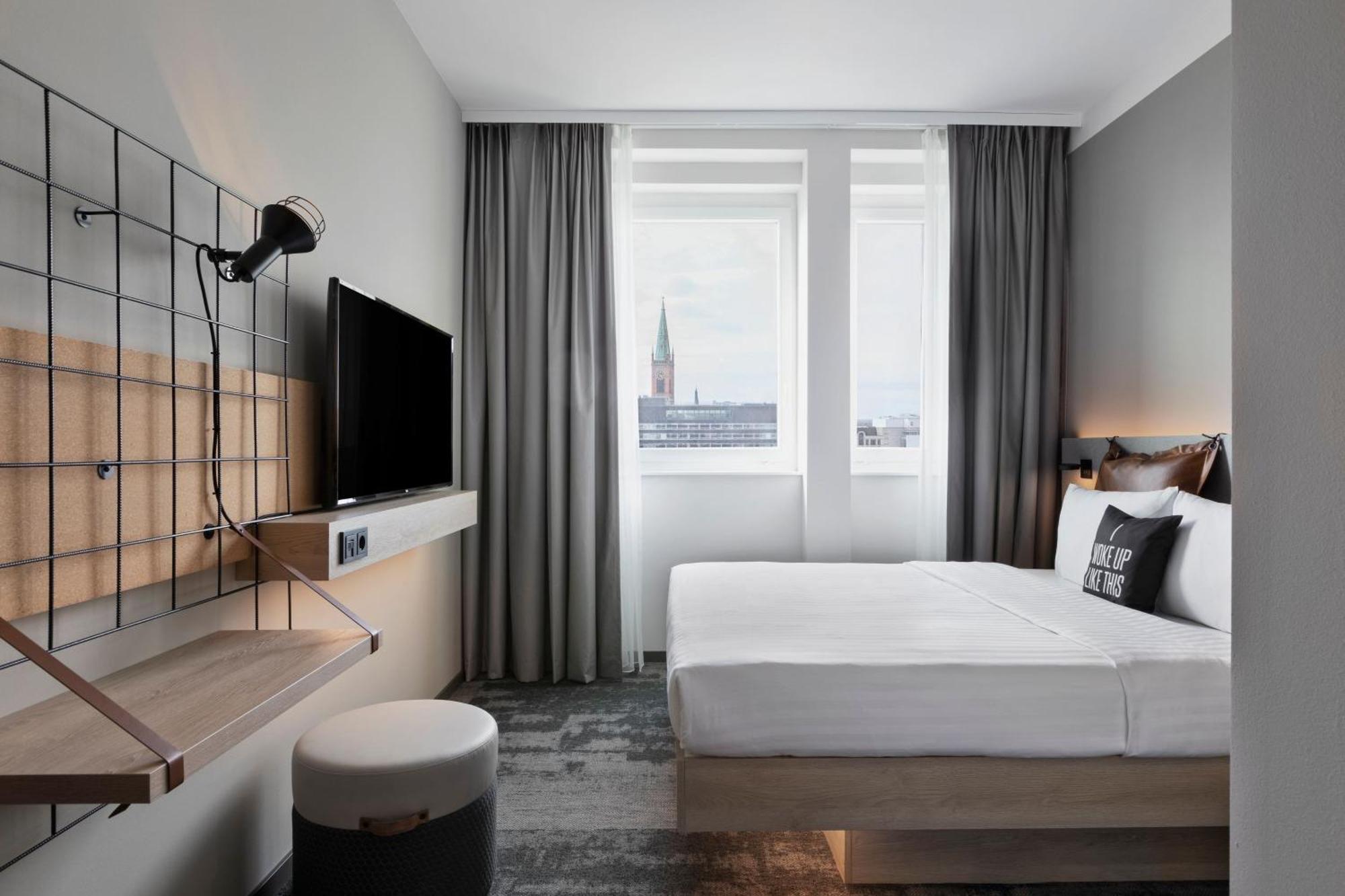 Moxy Duesseldorf City Exterior foto